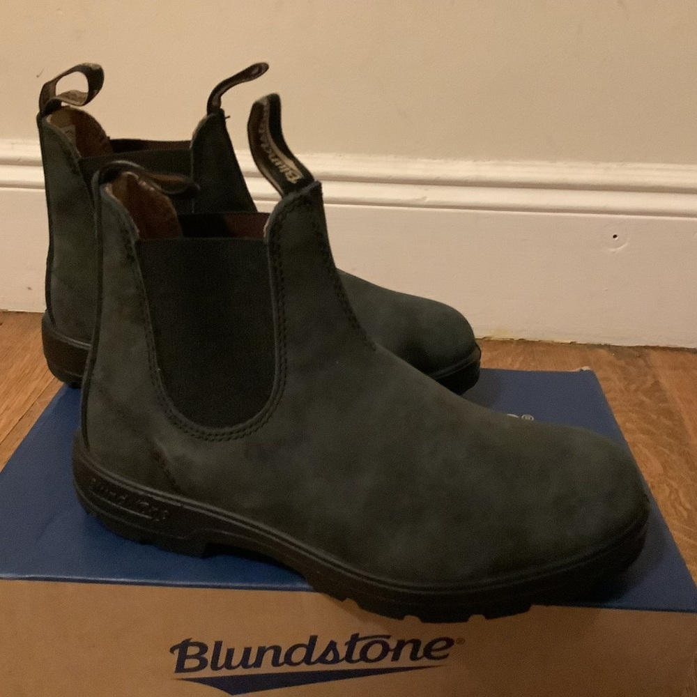 New Blundstone 587 rustic black womens boots 9.5